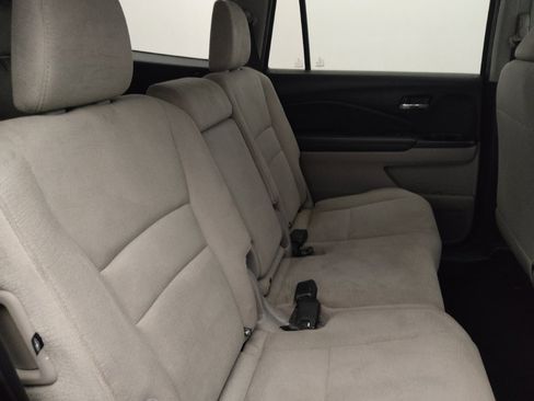 Used 2017 Honda Pilot LX image 19