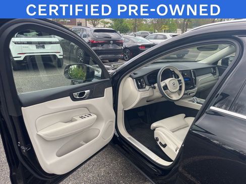 Certified 2023 Volvo XC60 B5 Ultimate w/ Climate Package AWD/4WD image 10
