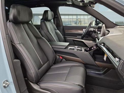 Certified 2026 Cadillac Vistiq Premium Luxury AWD/4WD image 13
