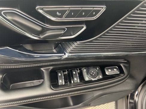 Used 2020 Lincoln Corsair AWD w/ Premium Package image 13