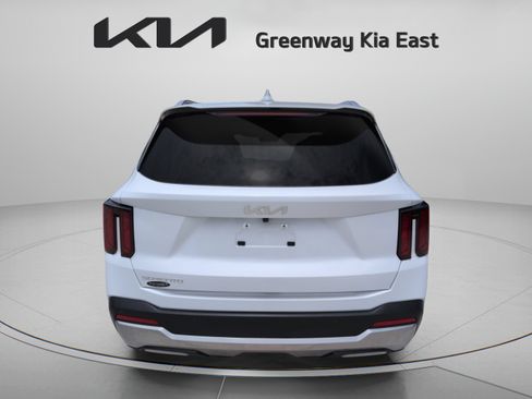 Certified 2026 Kia Sorento S FWD image 7