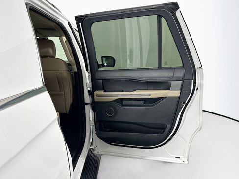 Used 2024 Ford Expedition Max XLT image 32