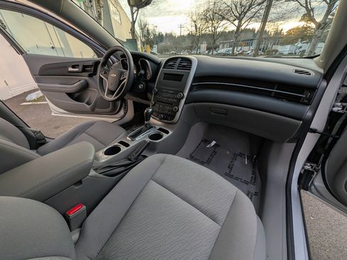 Used 2014 Chevrolet Malibu LS image 11