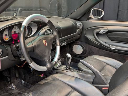 Used 2004 Porsche 911 Carrera 4S image 4