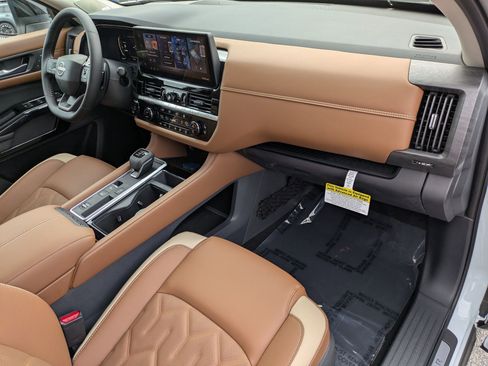 New 2026 Nissan Pathfinder Platinum image 39