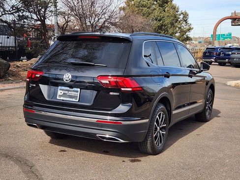 Used 2021 Volkswagen Tiguan SE w/ Panoramic Sunroof Package image 24