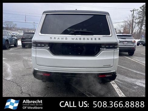 Used 2024 Jeep Grand Wagoneer L Series III AWD/4WD image 4