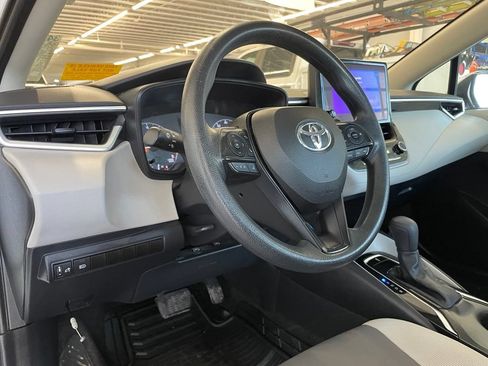 Used 2023 Toyota Corolla LE FWD image 9