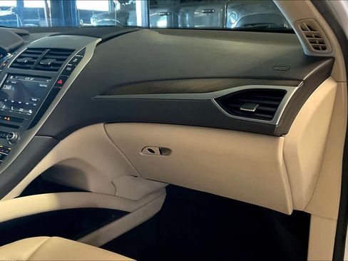 Used 2018 Lincoln MKZ Select w/ Climate Package image 17