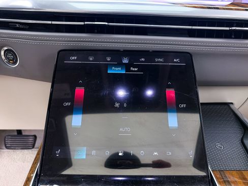 Used 2025 Cadillac Escalade Sport Platinum AWD/4WD image 28