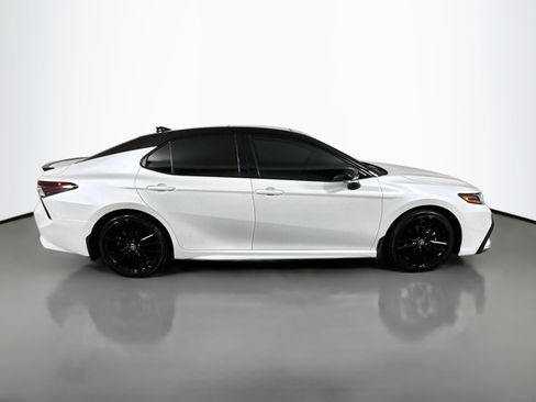 Used 2022 Toyota Camry XSE FWD image 8