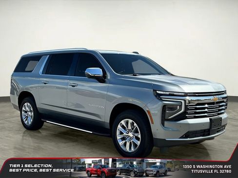 Used 2025 Chevrolet Suburban Premier RWD image 10