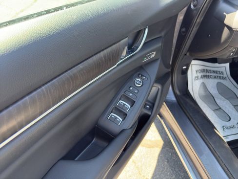 Used 2018 Honda Accord EX-L image 10