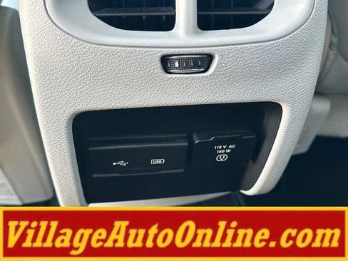 Used 2019 Jeep Cherokee Limited w/ Trailer Tow Group AWD/4WD image 37