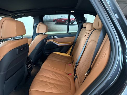 Used 2023 BMW X5 xDrive40i w/ Luxury Seating Package AWD/4WD image 33