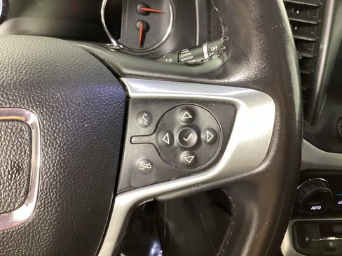 Used 2021 GMC Acadia SLT w/ Technology Package AWD/4WD image 15