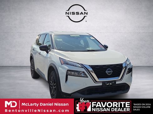 Used 2022 Nissan Rogue S AWD/4WD image 1