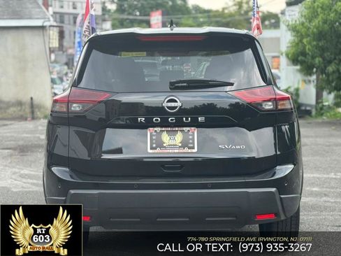 Used 2024 Nissan Rogue SV image 5
