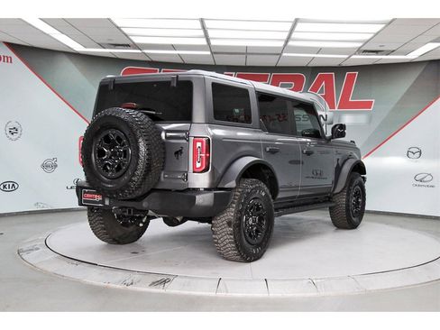 Used 2024 Ford Bronco Wildtrak image 5