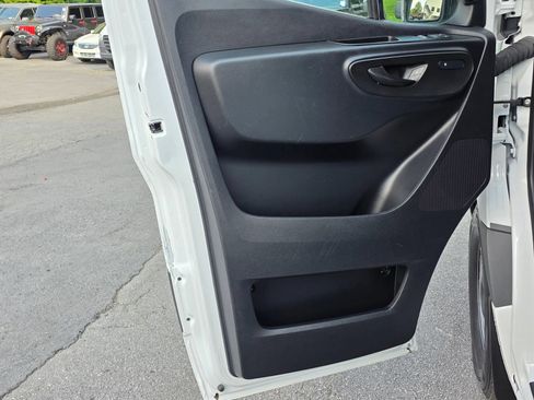 Used 2025 Mercedes-Benz Sprinter 2500 image 25