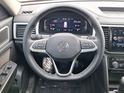 Used 2023 Volkswagen Atlas SE image 16