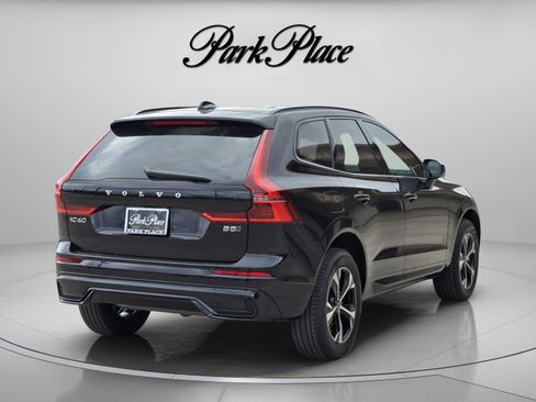 Used 2026 Volvo XC60 B5 Core AWD/4WD image 6