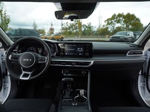 Used 2022 Kia K5 LXS image 26