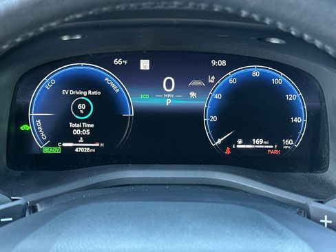 Used 2025 Toyota Camry XSE FWD image 32