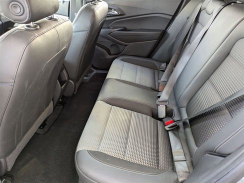 Used 2025 Chevrolet Trax LT w/ LT Convenience Package image 27