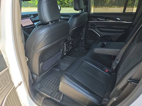 Used 2022 Jeep Grand Cherokee Trailhawk w/ Luxury Tech Group III AWD/4WD image 31
