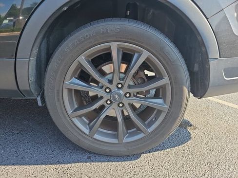 Used 2019 Ford Explorer XLT w/ Equipment Group 202A FWD image 9