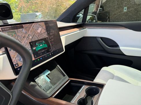 Used 2022 Tesla Model X AWD/4WD image 11