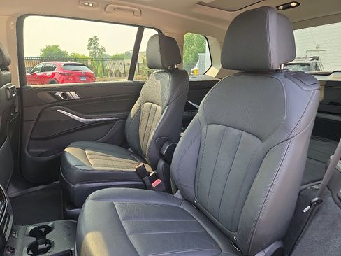 Used 2022 BMW X7 xDrive40i image 11