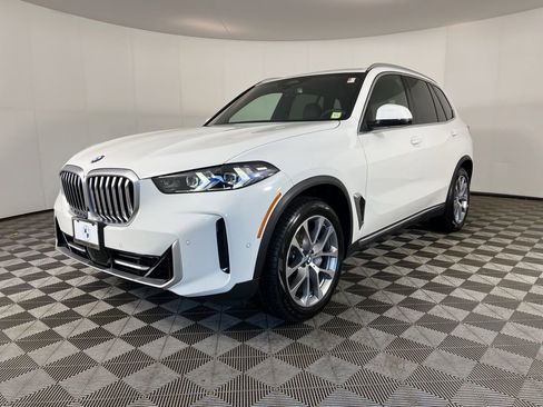 Used 2026 BMW X5 xDrive40i w/ Parking Assistance Package image 9
