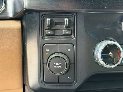 Used 2023 Ford F350 Lariat w/ Lariat Ultimate Package AWD/4WD image 15