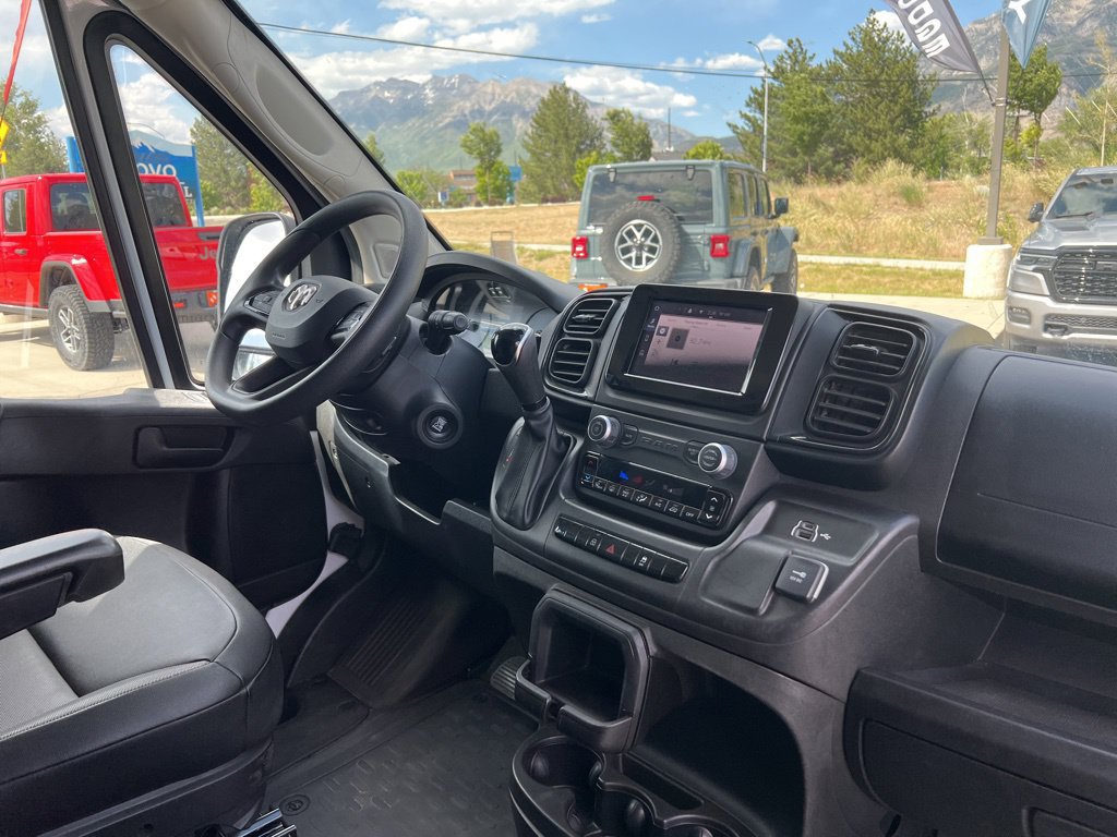 Used 2024 RAM ProMaster 2500 w/ Convenience Group FWD image 17