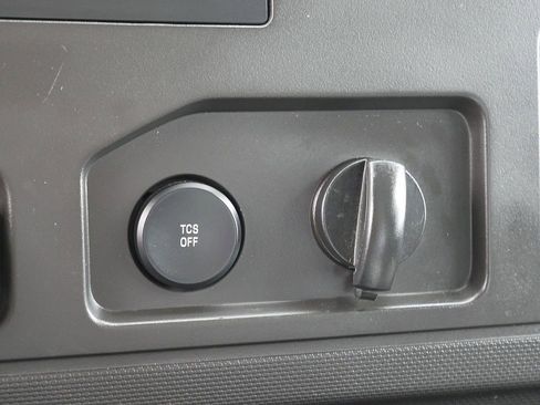 Used 2013 Ford E-250 and Econoline 250 image 28