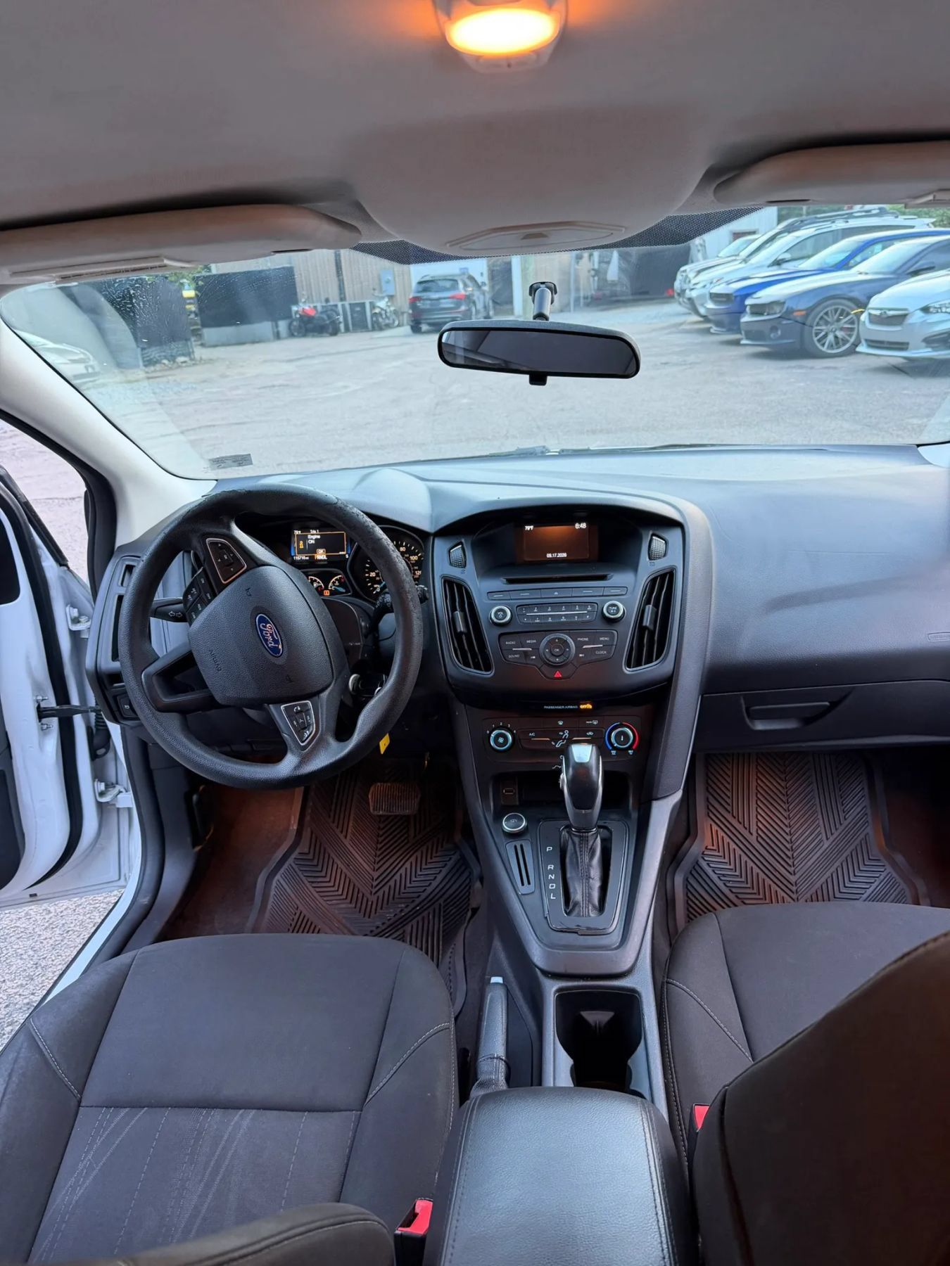 Used 2015 Ford Focus SE FWD image 12