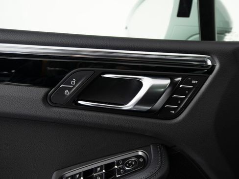 New 2026 Porsche Macan AWD/4WD image 18