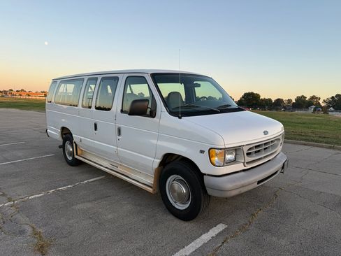 Used 1998 Ford E-350 and Econoline 350 XL image 2