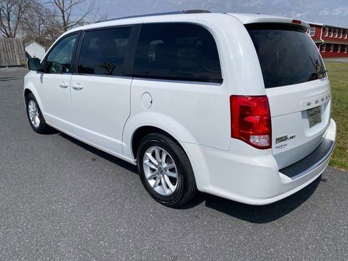 Used 2019 Dodge Grand Caravan SXT image 3