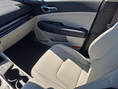 New 2026 Kia Sportage EX image 16