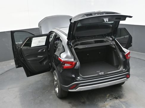 New 2026 Chevrolet Trax LT w/ Driver Confidence Package FWD image 45