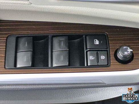 Certified 2024 Toyota Sienna XLE FWD image 16