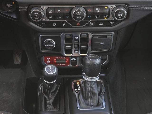 Used 2025 Jeep Gladiator Mojave w/ Safety Group AWD/4WD image 15