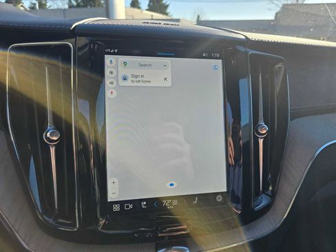 Certified 2025 Volvo XC60 B5 Ultra w/ Protection Package Premier image 28