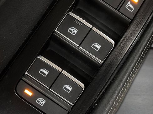 Used 2022 Nissan Rogue SL w/ SL Premium Package image 37