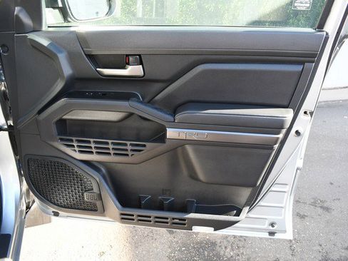 Used 2024 Toyota Tacoma TRD Sport image 24