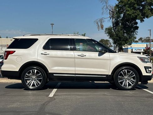 Certified 2017 Ford Explorer Platinum AWD/4WD image 9