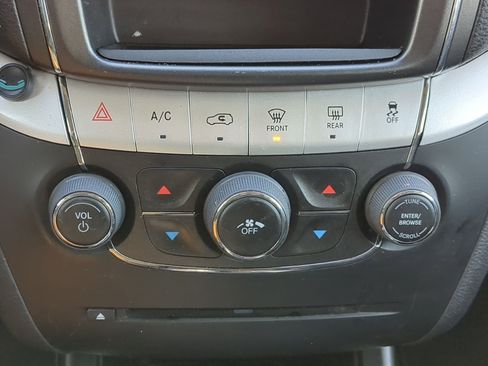 Used 2020 Dodge Journey SE w/ Blacktop Package image 24